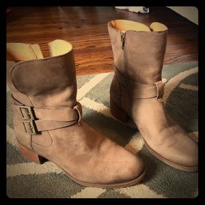 Korks Mid-calf suede boot size 8